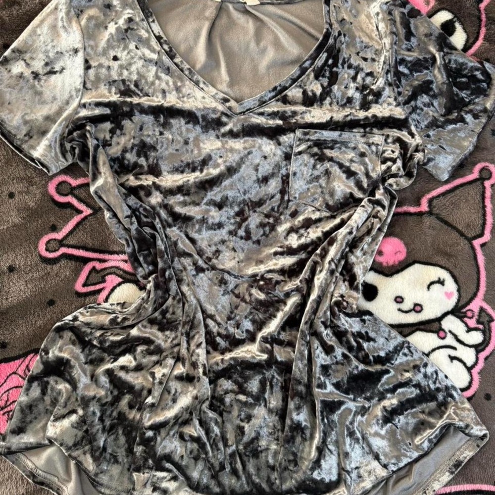 Anthropologie Velvet legging tee V-Neck Tee - Silver Gray